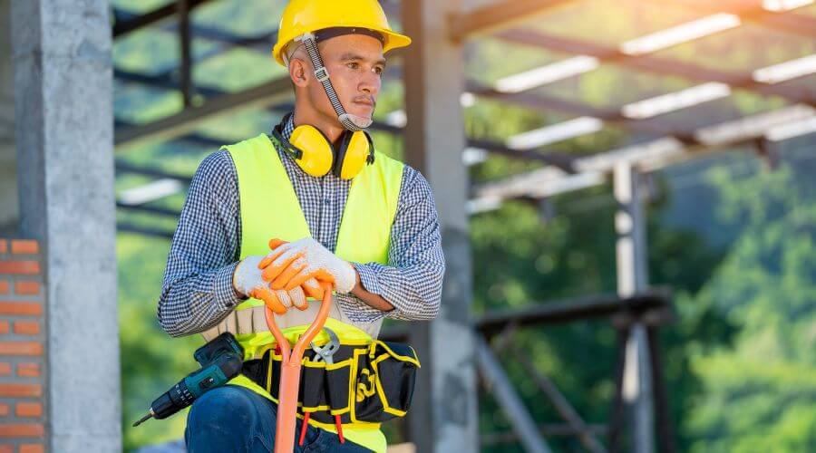 Professional gutter cleaning in Sundown, TX